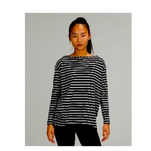 Lululemon Athletica Back In Action size 10. Color is Yachtie stripe black chrome